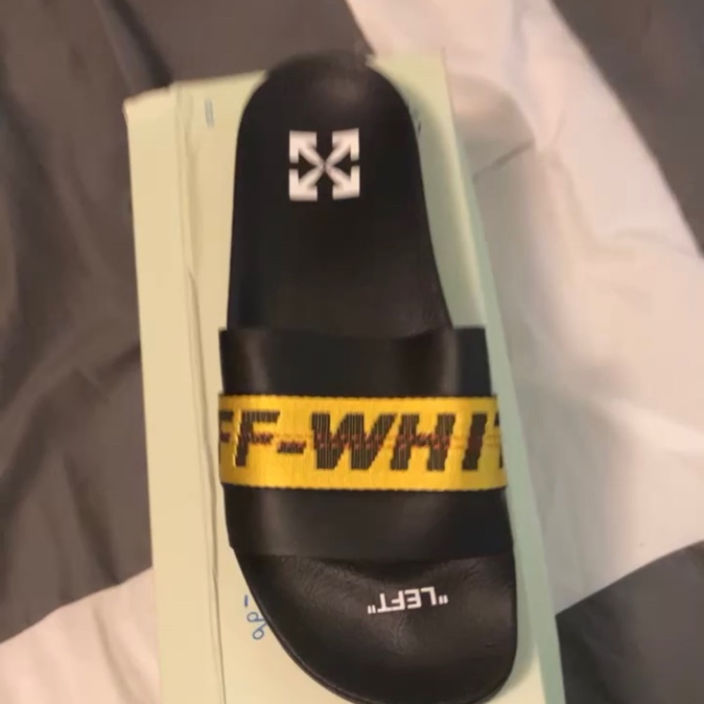 Off white industrial tape slides size 43 brand new box has damaged